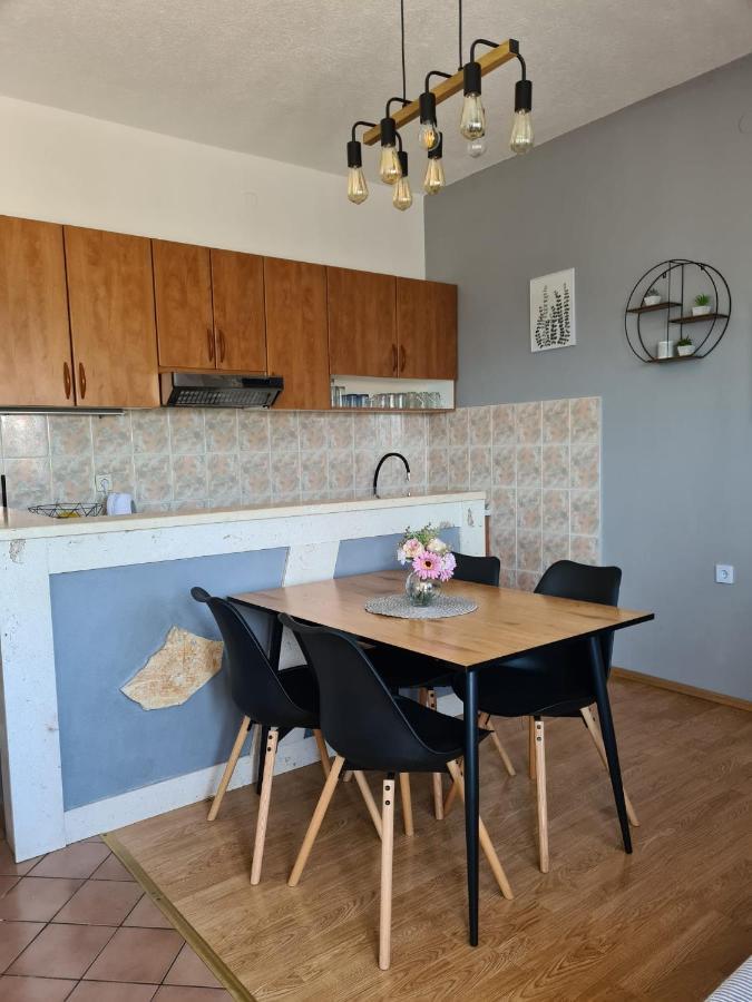 Apartman Roza 2 플로체 외부 사진