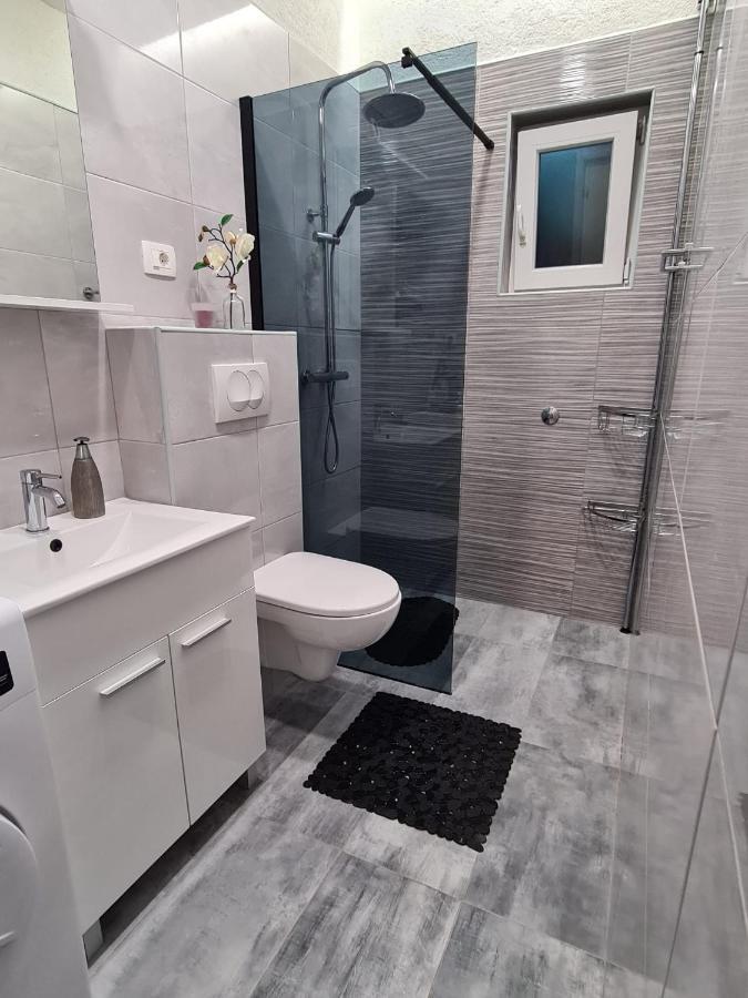 Apartman Roza 2 플로체 외부 사진